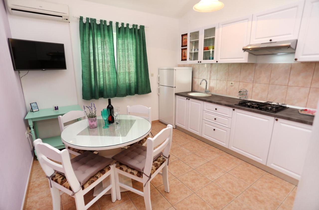 Apartments M&I Trogir Bagian luar foto